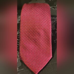Elegant Geoffrey Beene Red Geometric Men's Tie